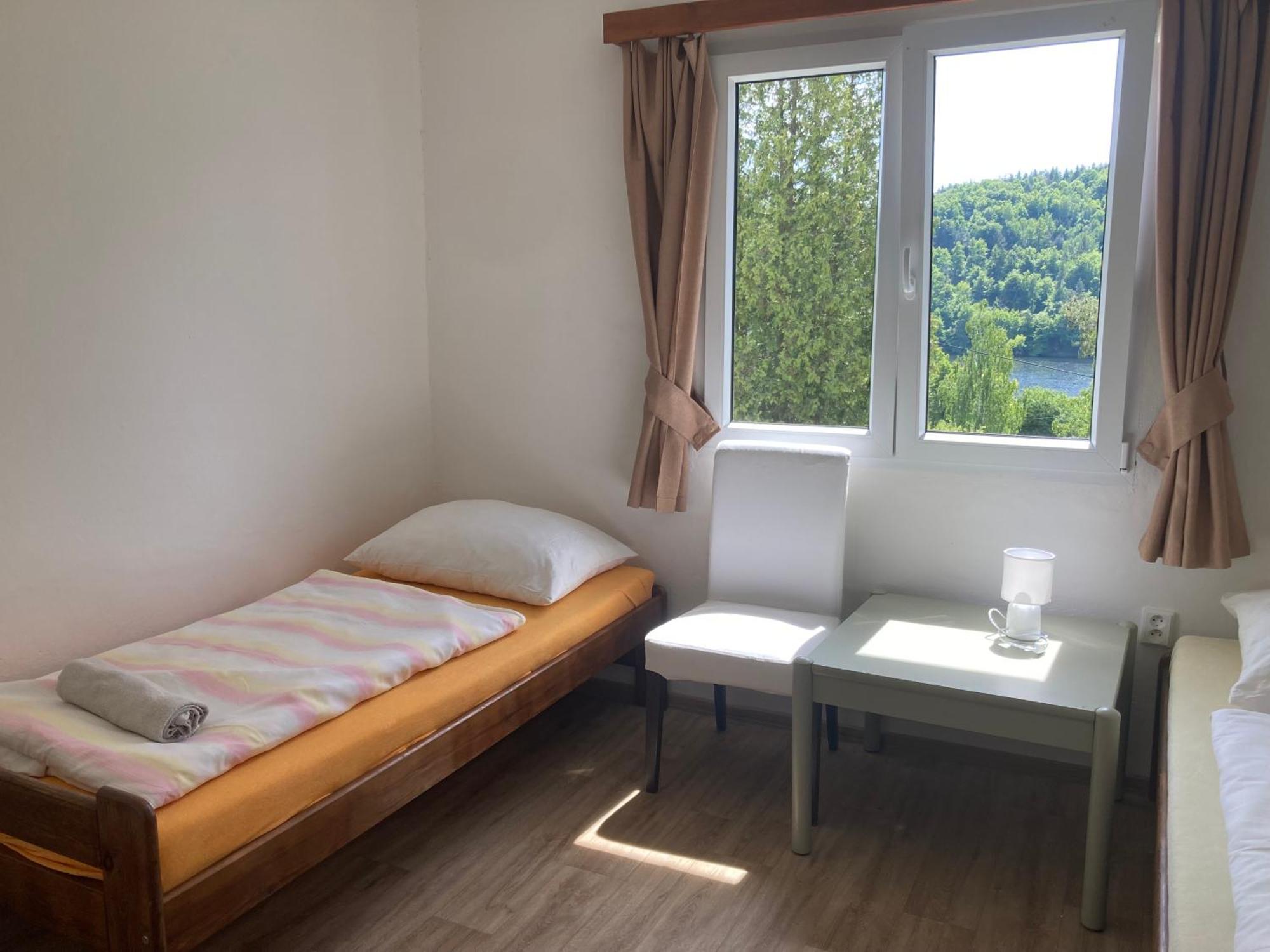 Penzion Cholin Novy Knin Zewnętrze zdjęcie